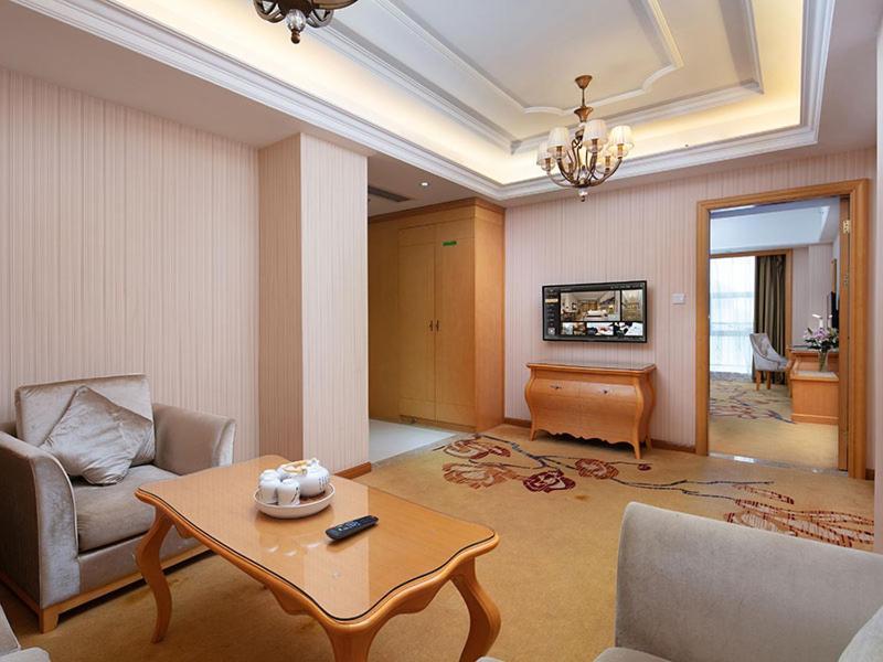 Vienna International Hotel Jiujiang Shili Street Exterior photo